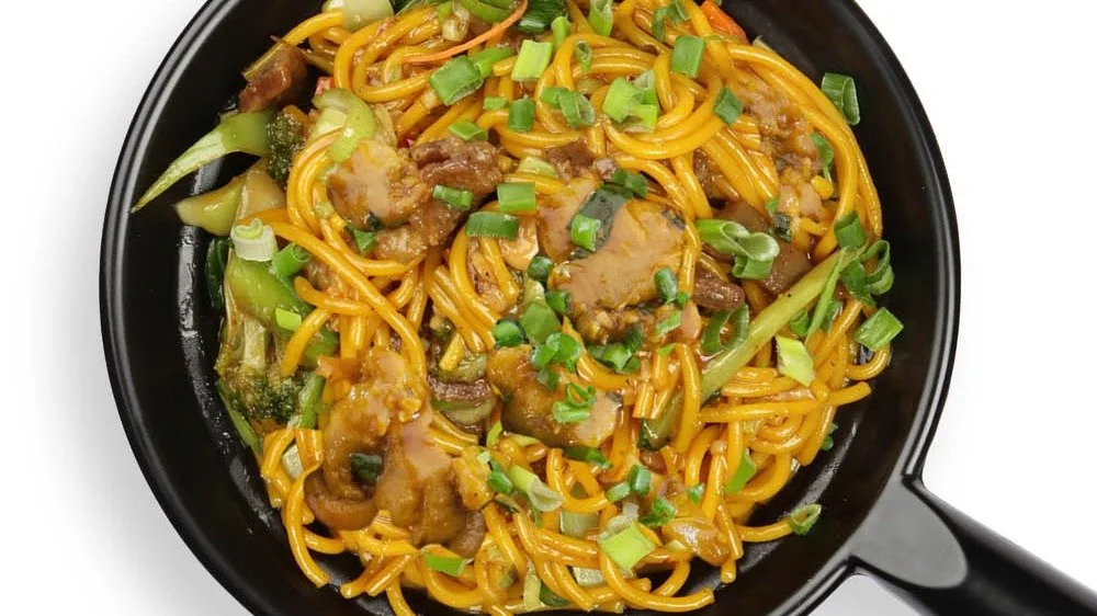 Lo Mein nuudlid kanaga