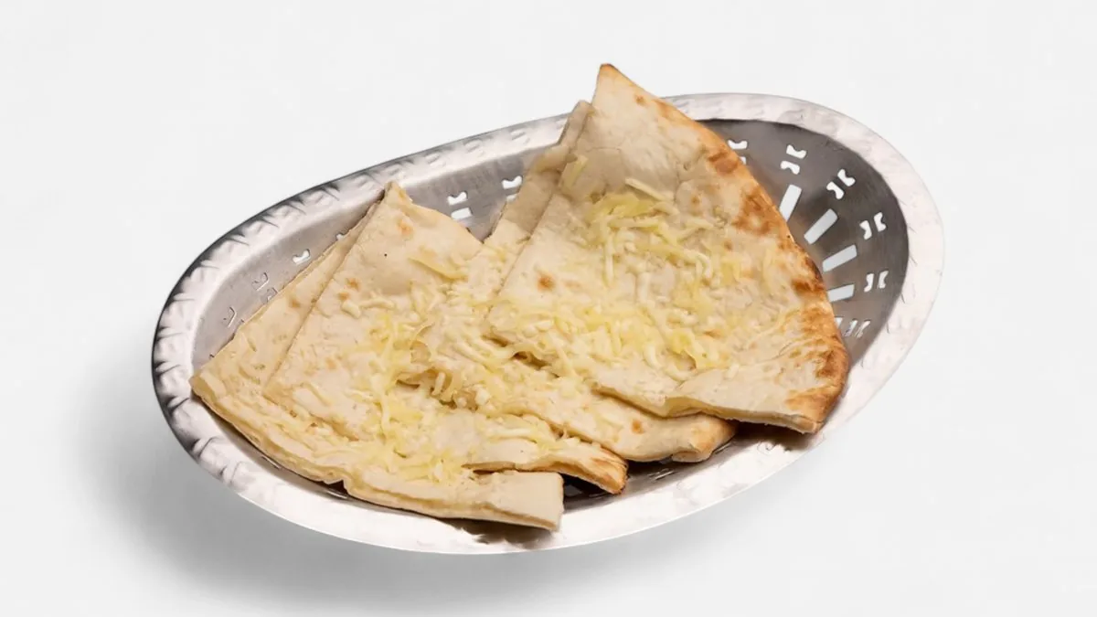 Juustu-küüslaugu naan